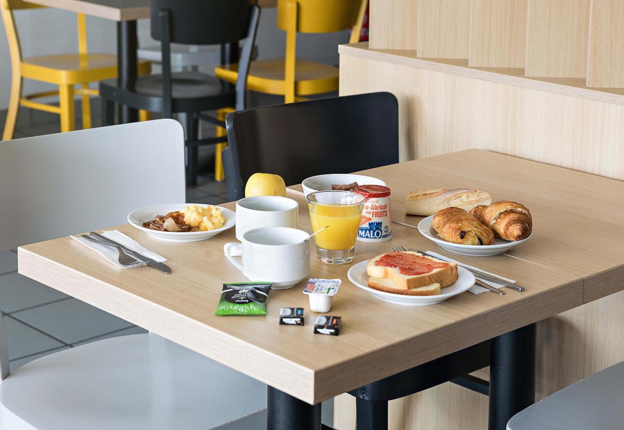 B&B Hotel Rouen Saint-Etienne-Du-Rouvray ภายนอก รูปภาพ