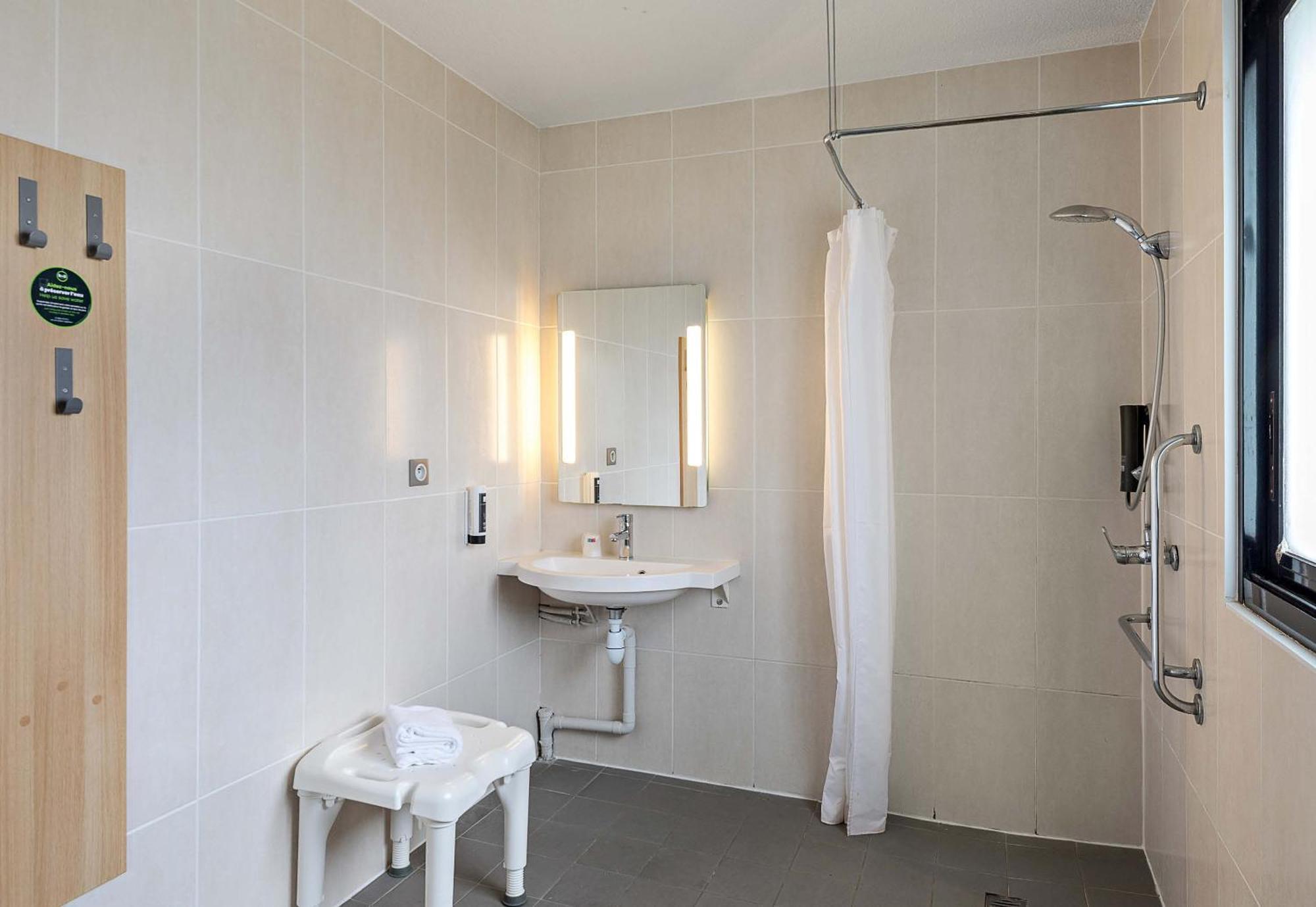 B&B Hotel Rouen Saint-Etienne-Du-Rouvray ภายนอก รูปภาพ
